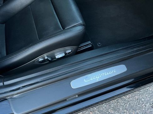 Used 2016 Porsche Cayman image 33