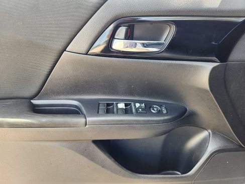 Used 2017 Honda Accord LX image 15