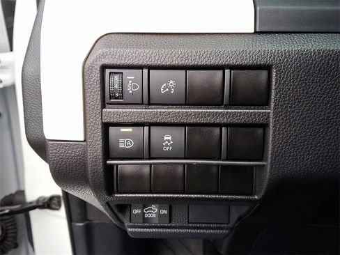 Used 2024 Toyota Tacoma TRD Off-Road image 25