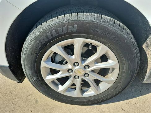 Used 2020 Chevrolet Equinox LT image 9