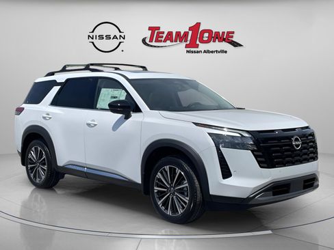 New 2026 Nissan Pathfinder Platinum FWD image 1