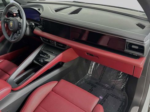 Certified 2025 Porsche Macan 4S Electric image 29