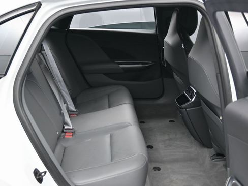 Used 2024 Lucid Air Pure image 32