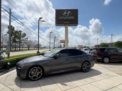 Used 2023 Alfa Romeo Giulia Veloce image 5