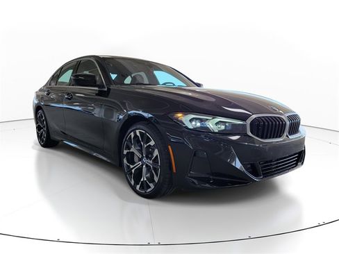 New 2025 BMW 330i Sedan w/ Convenience Package image 3