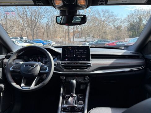 Used 2025 Jeep Compass Trailhawk image 32