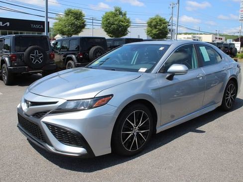 Used 2021 Toyota Camry SE AWD/4WD image 2