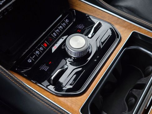 Used 2024 Jeep Grand Wagoneer L Series III image 21