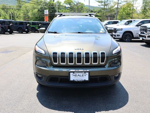 Used 2015 Jeep Cherokee Latitude w/ Cold Weather Group AWD/4WD image 2