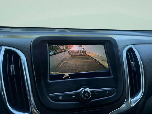 Used 2021 Chevrolet Equinox LT image 21