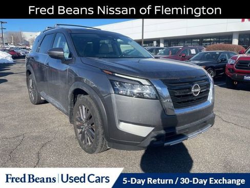 Certified 2023 Nissan Pathfinder SL w/ SL Premium Package image 1