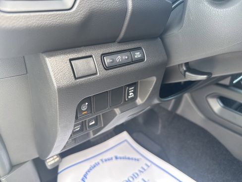 Used 2025 Nissan Frontier S w/ S Utility Package image 16