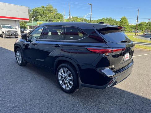 Used 2023 Toyota Highlander Limited AWD/4WD image 7