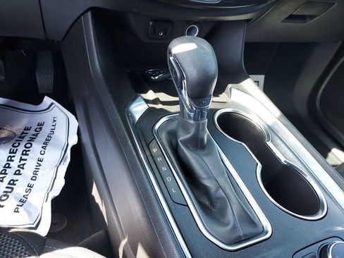 Used 2023 Chevrolet Traverse LT image 25