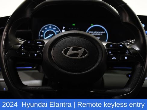 Used 2024 Hyundai Elantra Limited image 10