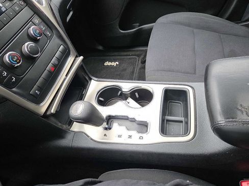 Used 2012 Jeep Grand Cherokee Laredo w/ Laredo E Group image 31