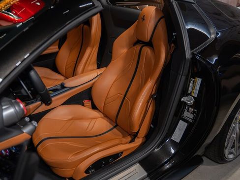 Used 2021 Ferrari 812 GTS RWD image 8