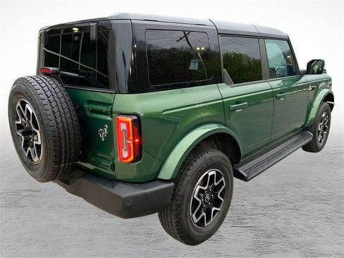 Used 2025 Ford Bronco Outer Banks AWD/4WD image 2