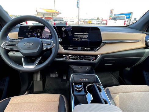 New 2026 Chevrolet Equinox ACTIV image 6