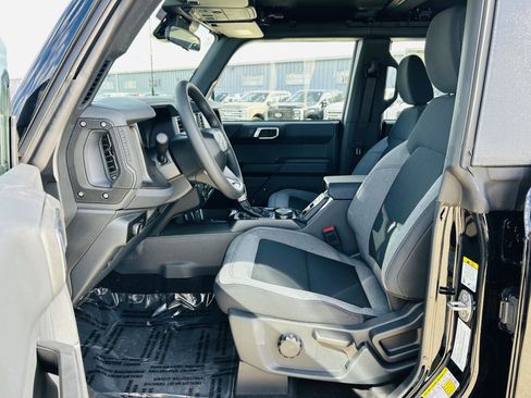 New 2025 Ford Bronco 4-Door AWD/4WD image 3