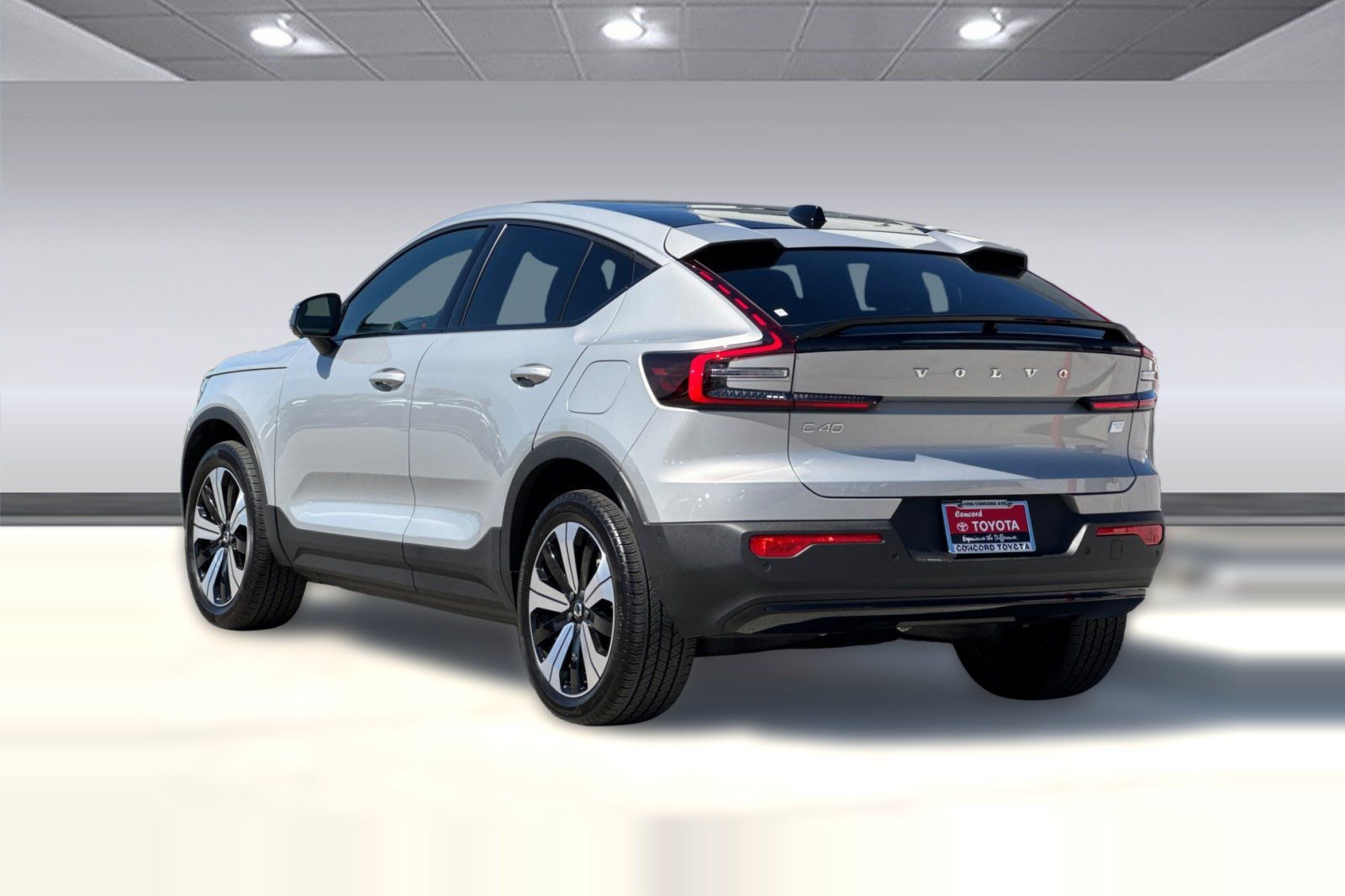 Used 2023 Volvo C40 P8 Recharge Plus AWD/4WD image 3