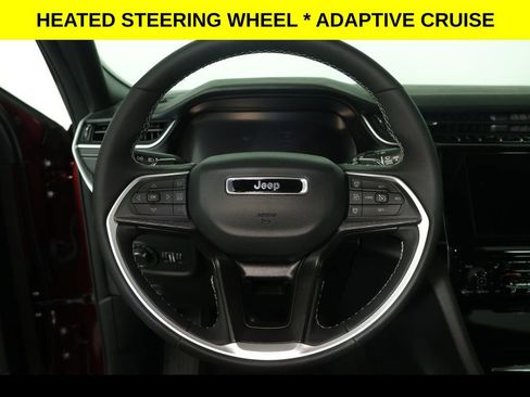 Used 2025 Jeep Grand Cherokee Laredo w/ Luxury Tech Group I image 8