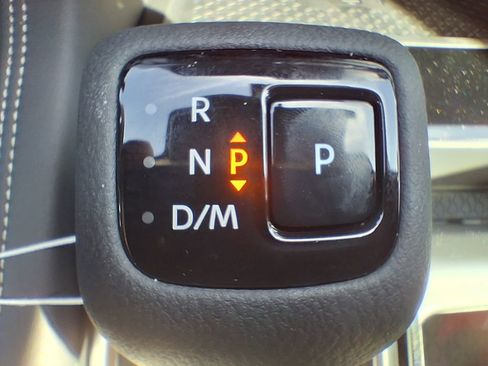 New 2026 Nissan Pathfinder Platinum w/ Cargo Package FWD image 20