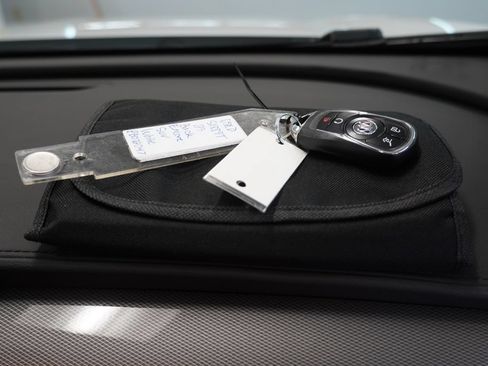 Used 2023 Buick Encore GX Essence w/ Experience Buick Package FWD image 40