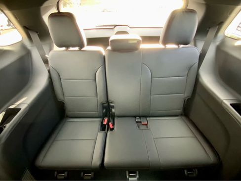 New 2026 Chevrolet Traverse Z71 w/ Enhanced Driving Package image 33