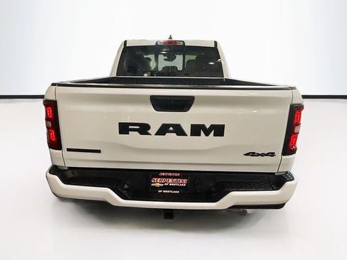 Used 2025 RAM 1500 Big Horn AWD/4WD image 7