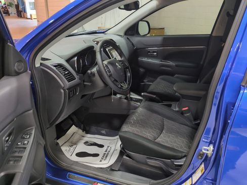 Used 2023 Mitsubishi Outlander Sport LE AWD/4WD image 16