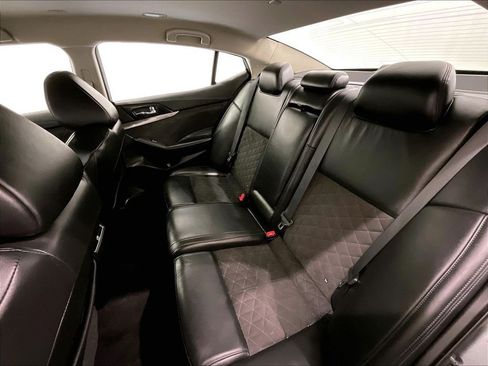 Used 2016 Nissan Maxima SR FWD image 15