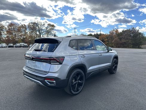 Certified 2025 Volkswagen Taos SEL w/ Black Wheel Plus Package image 6