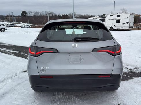 Used 2023 Honda HR-V LX image 9