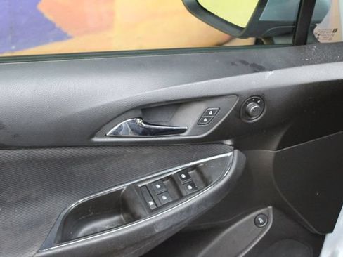 Used 2018 Chevrolet Cruze LT FWD image 13