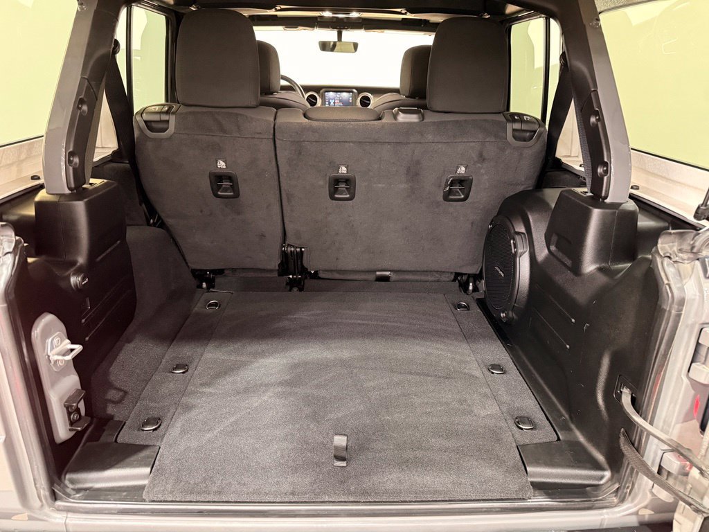 Used 2021 Jeep Wrangler Unlimited Sahara w/ Uconnect 4C Nav & Sound Group AWD/4WD image 13