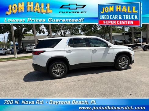 Used 2023 Chevrolet Traverse LT FWD image 9