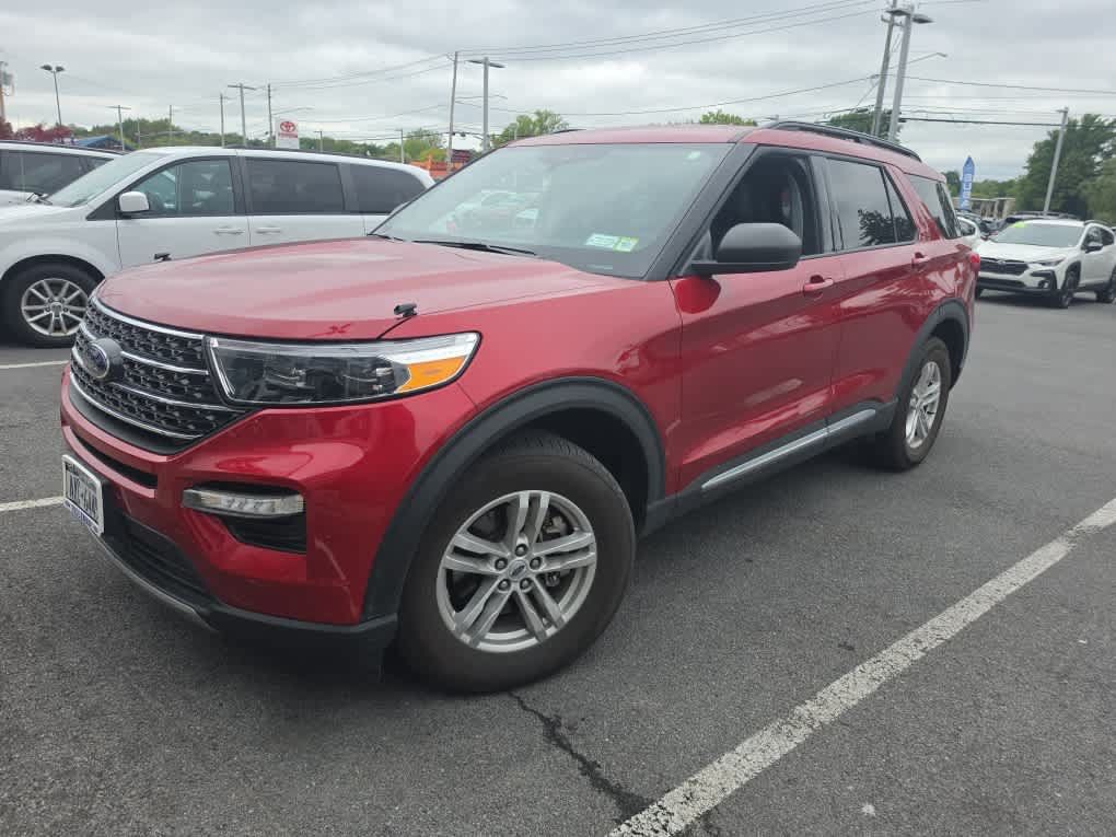 Used 2023 Ford Explorer XLT w/ Equipment Group 202A AWD/4WD image 1