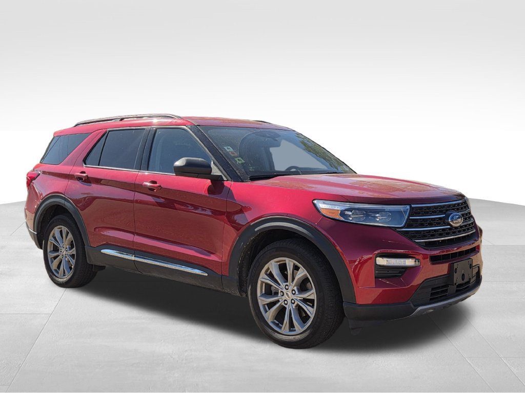 Used 2022 Ford Explorer XLT w/ Equipment Group 202A AWD/4WD image 4