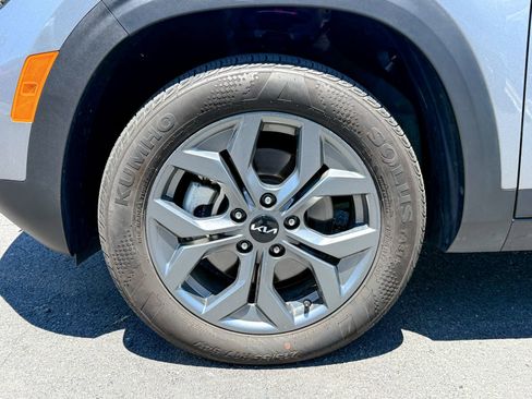 Used 2025 Kia Seltos LX AWD/4WD image 11