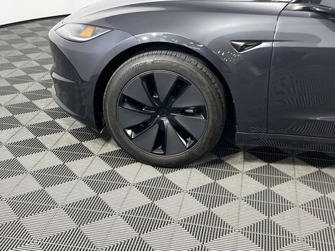 Used 2025 Tesla Model 3 Long Range image 9