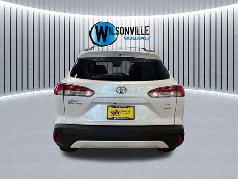 Used 2023 Toyota Corolla Cross LE w/ Moonroof Package AWD/4WD image 5