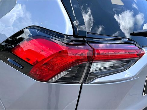 Certified 2022 Toyota RAV4 XLE w/ Convenience Package AWD/4WD image 29