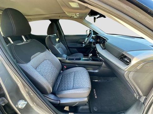 Used 2025 Nissan Kicks SV w/ SV Premium Package image 26