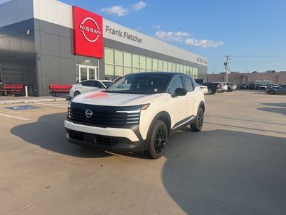 New 2025 Nissan Kicks SV