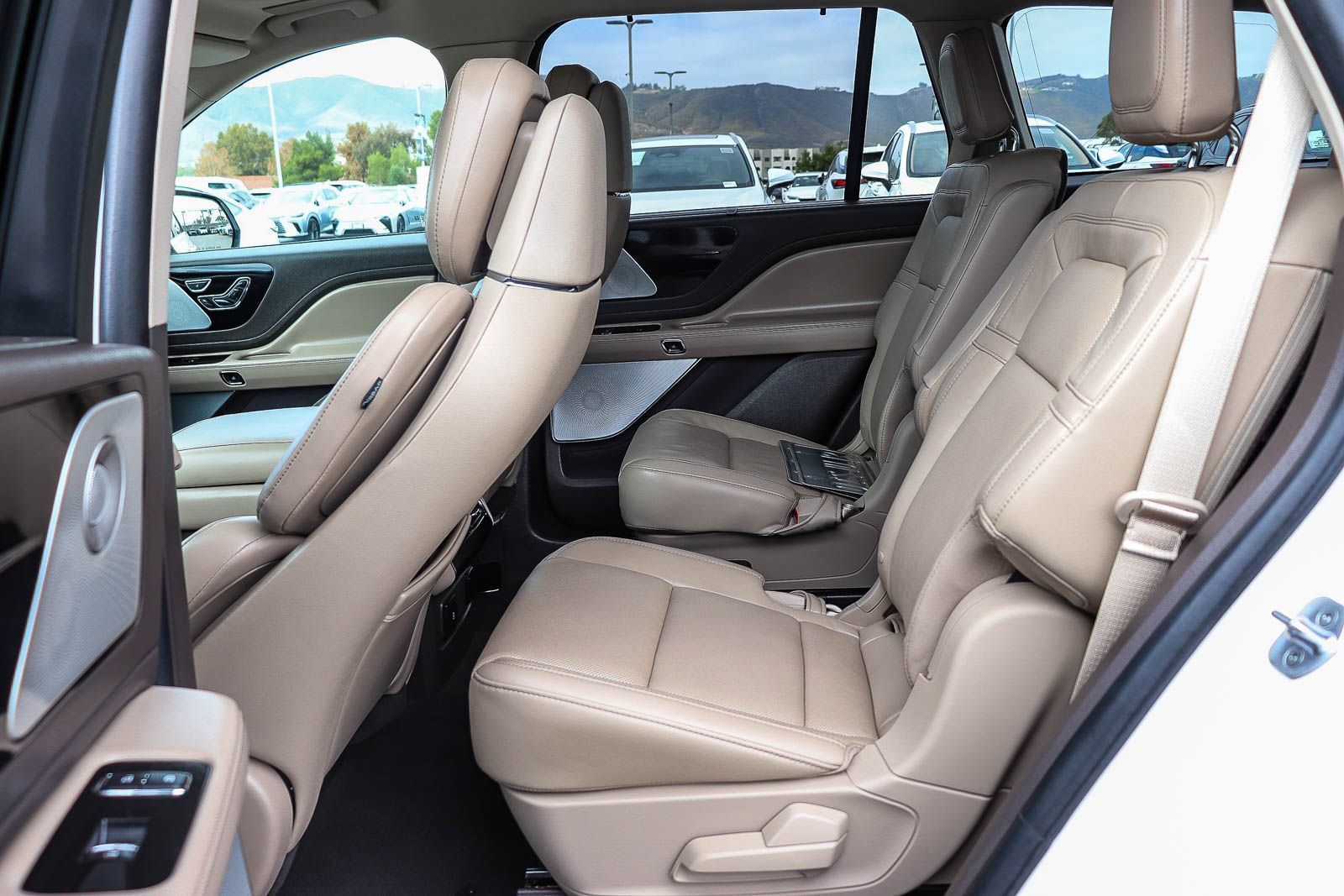 Used 2022 Lincoln Aviator Reserve w/ Equipment Group 201A AWD/4WD image 20