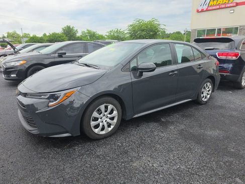 Used 2024 Toyota Corolla LE FWD image 2