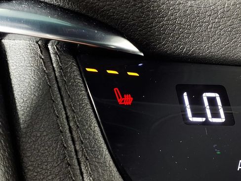 Used 2023 Cadillac XT6 Luxury FWD image 16