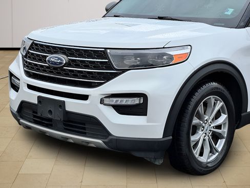 Used 2022 Ford Explorer XLT w/ Equipment Group 202A RWD image 31