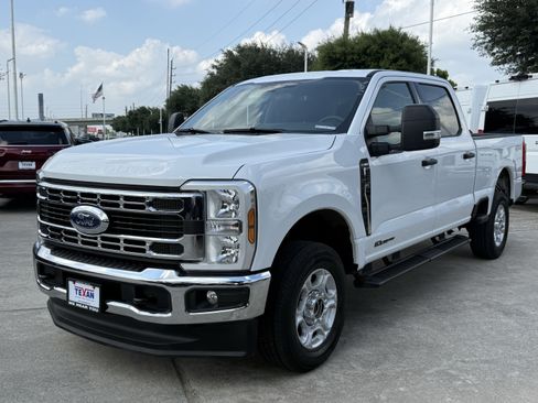 Used 2025 Ford F250 XLT AWD/4WD image 9